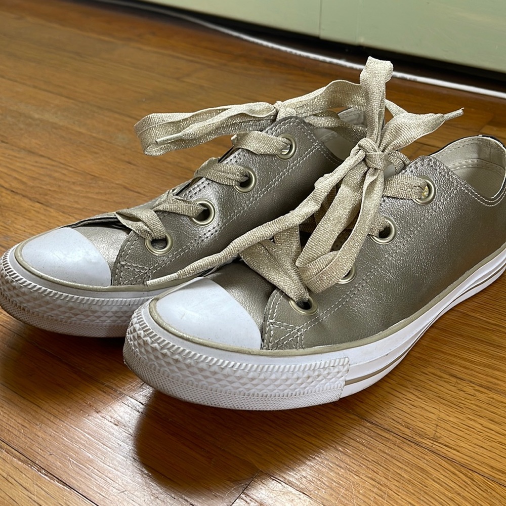 Gold converse